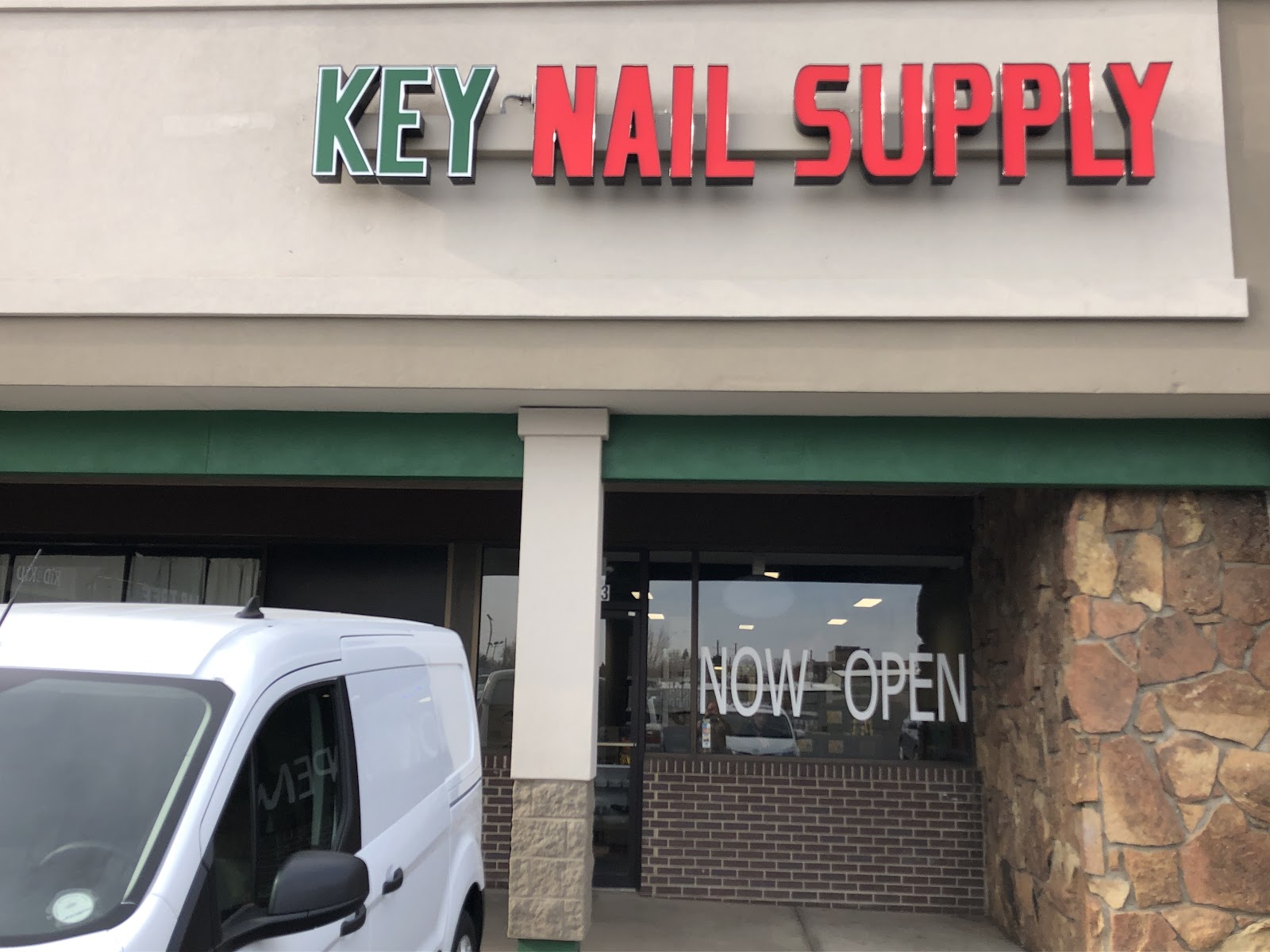 KEY NAIL SUPPLY logo